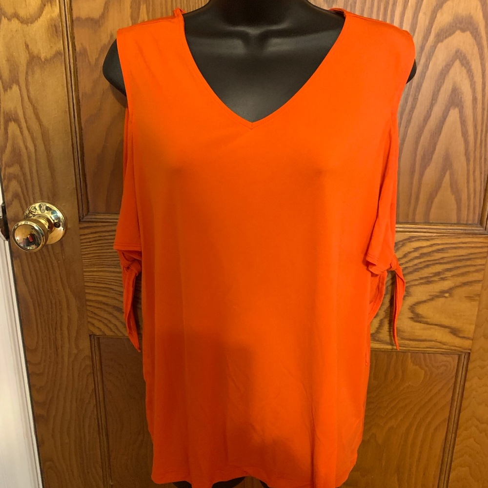Avon Signature Collection Top